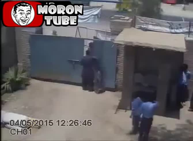 Video :A Pakistani school security guard was shot and killed